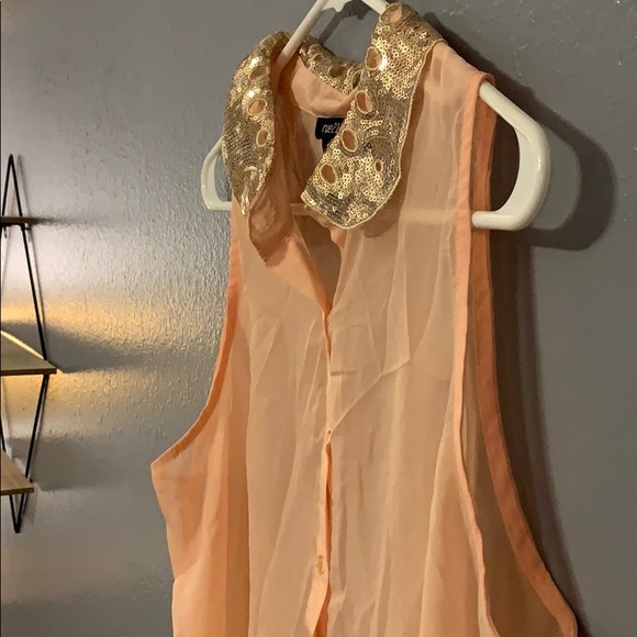 Blush blouse with sequin collar - Picture 3 of 3